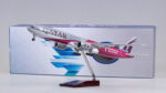 ماکت هواپیما قطر ایرویز بویینگ 777 Qatar Airways Boeing 777 Airplane Model